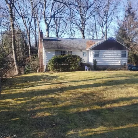 18 Awashawaugh Rd, Park Ridge, NJ 07656