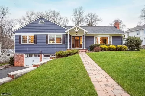 37 Twombly Dr, Summit, NJ 07901