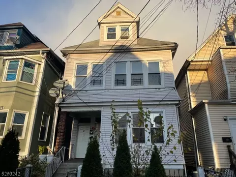 613 Magnolia Ave, Elizabeth City, NJ 07206