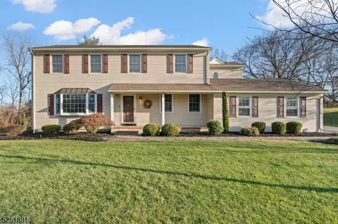 4 Deerhill Rd, Somerville, NJ 08876