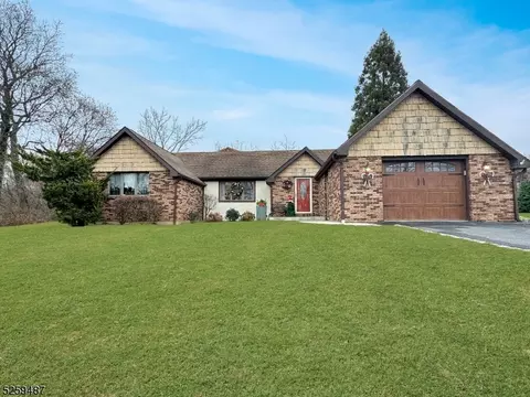 28 Anna Pl, Phillipsburg, NJ 08865