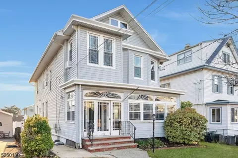 252 Hoboken Rd, East Rutherford, NJ 07073