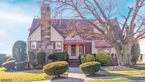 277 Standish Ave, Hackensack, NJ 07601