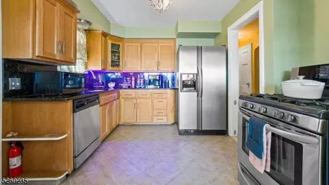 277 Standish Ave, Hackensack, NJ 07601 photo 12