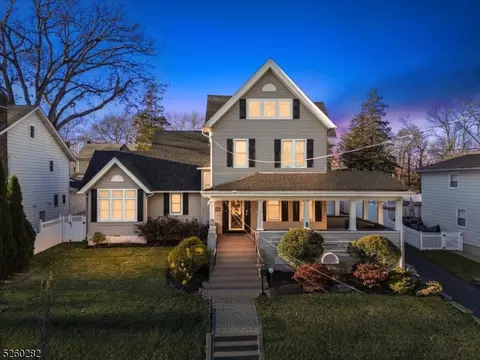 6 Hawthorne St, Rutherford, NJ 07070