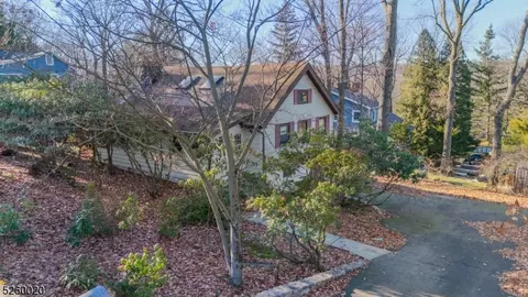 30 Cliff Trl, Kinnelon, NJ 07405