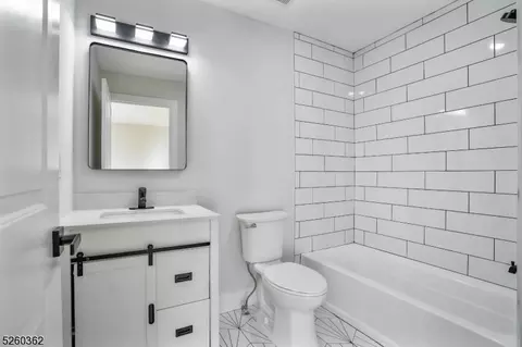 697 S 2nd St, Plainfield, NJ 07060 photo 24
