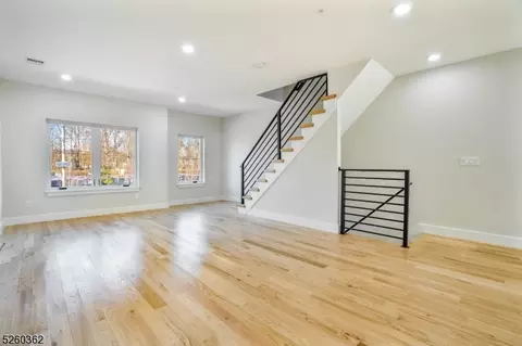 697 S 2nd St, Plainfield, NJ 07060 photo 14
