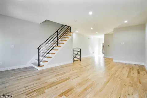697 S 2nd St, Plainfield, NJ 07060 photo 15