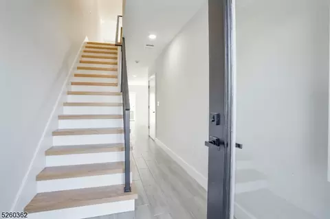697 S 2nd St, Plainfield, NJ 07060 photo 4
