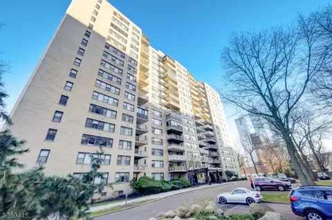 201 Saint Pauls Ave #17D, Jersey City, NJ 07306