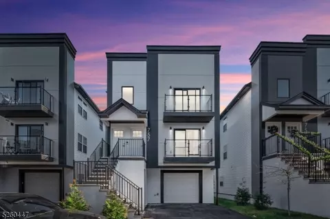 757 Seaport Dr, Elizabeth, NJ 07201