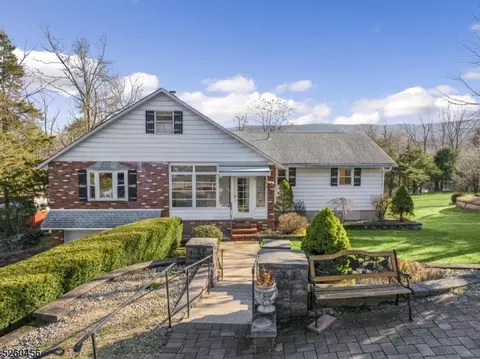8 Thistle Ave, Glenwood, NJ 07418