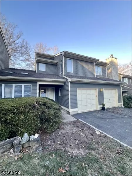 11 Inverrary Pl, Annandale, NJ 08801