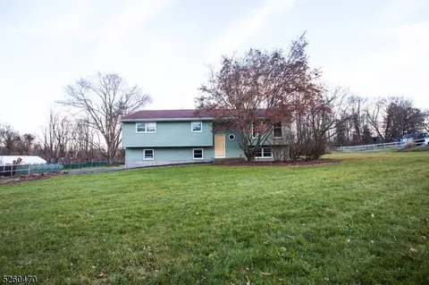 114 Wolfs Corner Rd, Newton, NJ 07860