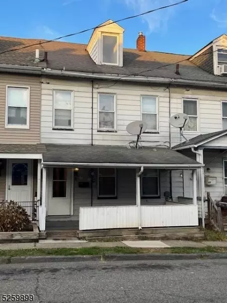67 Lewis St, Phillipsburg, NJ 08865