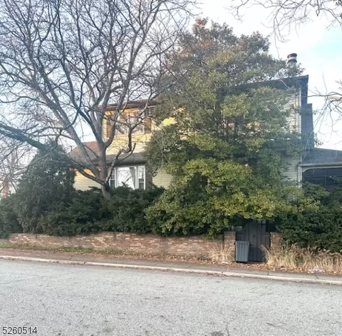 19 10th Ave, Hawthorne, NJ 07506