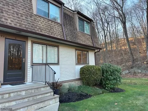 1923 Stonegate Ln # A, Stanhope, NJ 07874