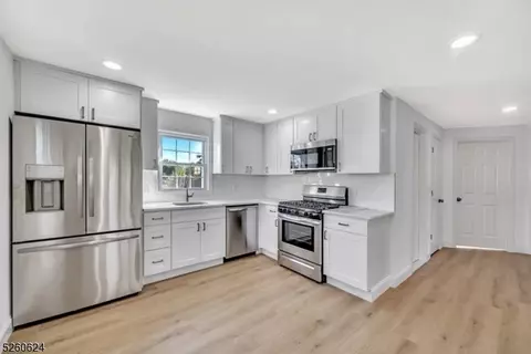 10 Monush St, South River, NJ 08882