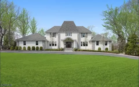10 Chetwynd Ter, Livingston, NJ 07039