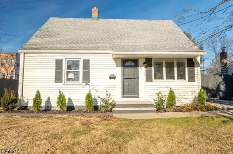 21 5th Ave, Wanaque Boro, NJ 07420
