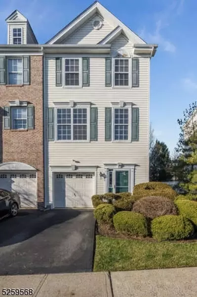 18 Sundance Way, Phillipsburg, NJ 08865
