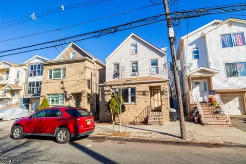 149 Pine St, Elizabeth City, NJ 07206