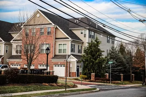 43 Station Sq, Union, NJ 07083