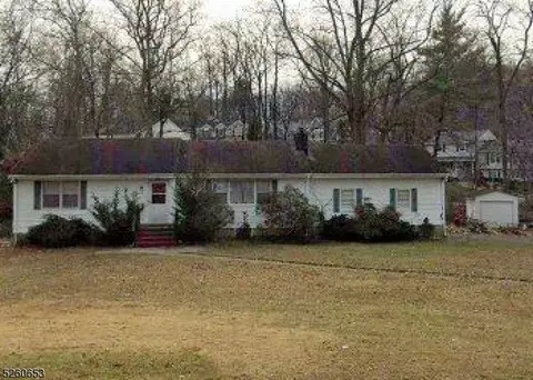 1463 Dunn Pkwy, Mountainside, NJ 07092