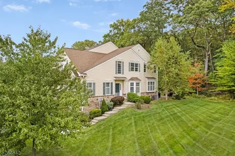 61 Lamerson Cir, Budd Lake, NJ 07828