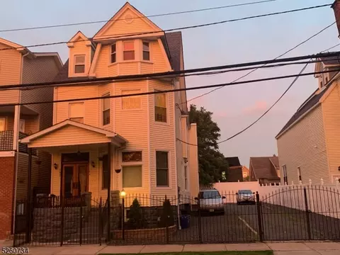 182 Littleton Ave, Newark, NJ 07103