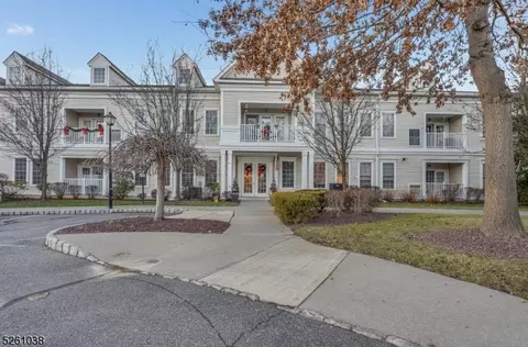 7012 Brookfield Glen Dr, Belvidere, NJ 07823