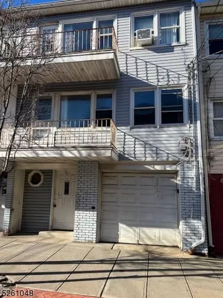 3515 New York Ave, Union City, NJ 07087