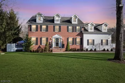 11 Country Ln, Long Hill, NJ 07980