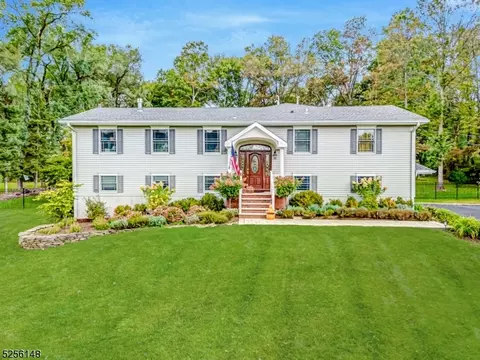 91 Lurline Dr, Basking Ridge, NJ 07920
