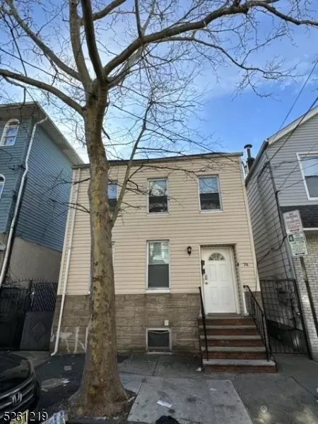 74 Elm St, Newark, NJ 07105