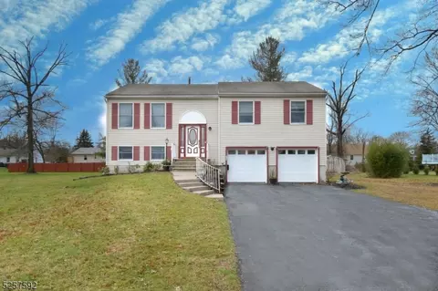 6 Seals Pl, Flemington, NJ 08822