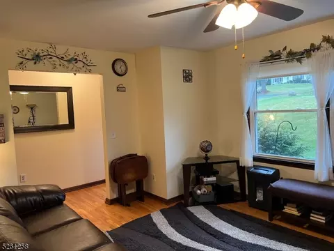 561 Charlestown Rd, Hampton, NJ 08827 photo 5