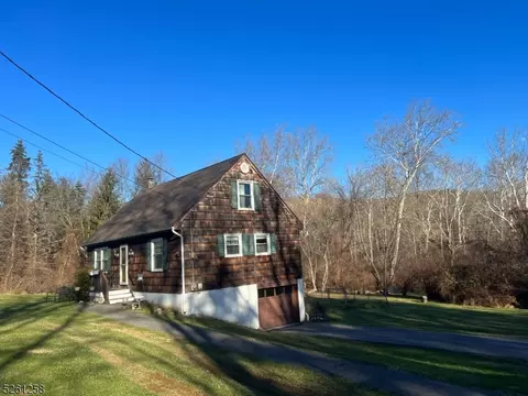 561 Charlestown Rd, Hampton, NJ 08827 photo 2