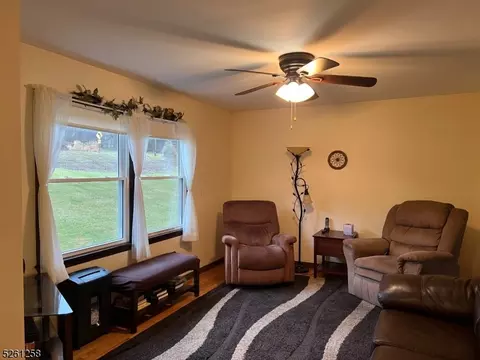 561 Charlestown Rd, Hampton, NJ 08827 photo 4