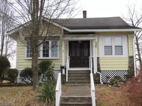 12 Maple Ave, Sussex, NJ 07461