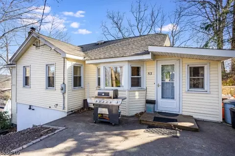 53 Cliffside Trl, Denville, NJ 07834