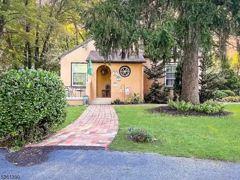 544 Barlow Ave, Woodbury Heights, NJ 08097