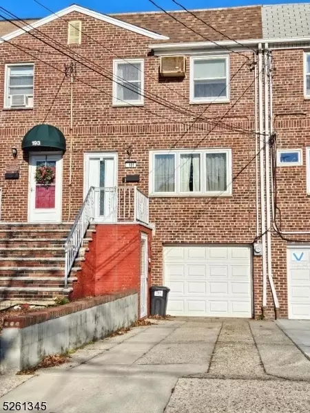 191 W 27th St, Bayonne, NJ 07002