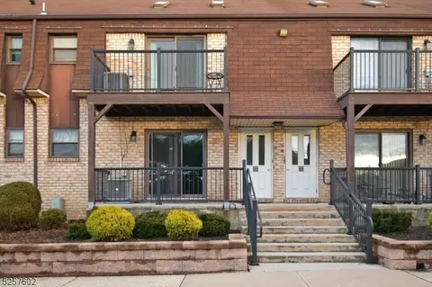 1206 Normandy Ct, Flemington, NJ 08822