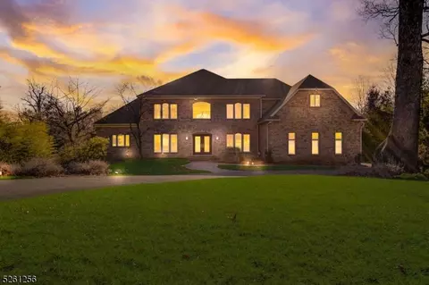 7 Old Ln, Montville Twp, NJ 07082