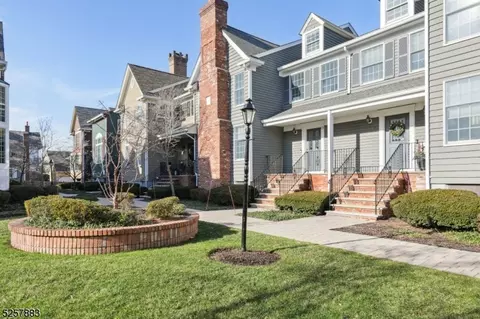 12 Murray Hill Mnr #12, New Providence, NJ 07974