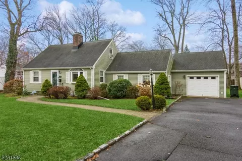 255 Hickory Ln, Mountainside, NJ 07092
