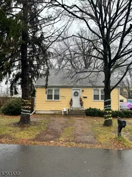 33 Dewald Ave, East Franklin, NJ 08873
