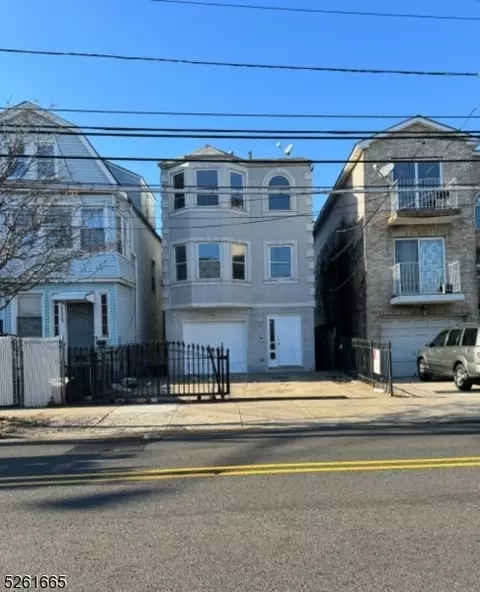 1113 Grove St, Irvington, NJ 07111